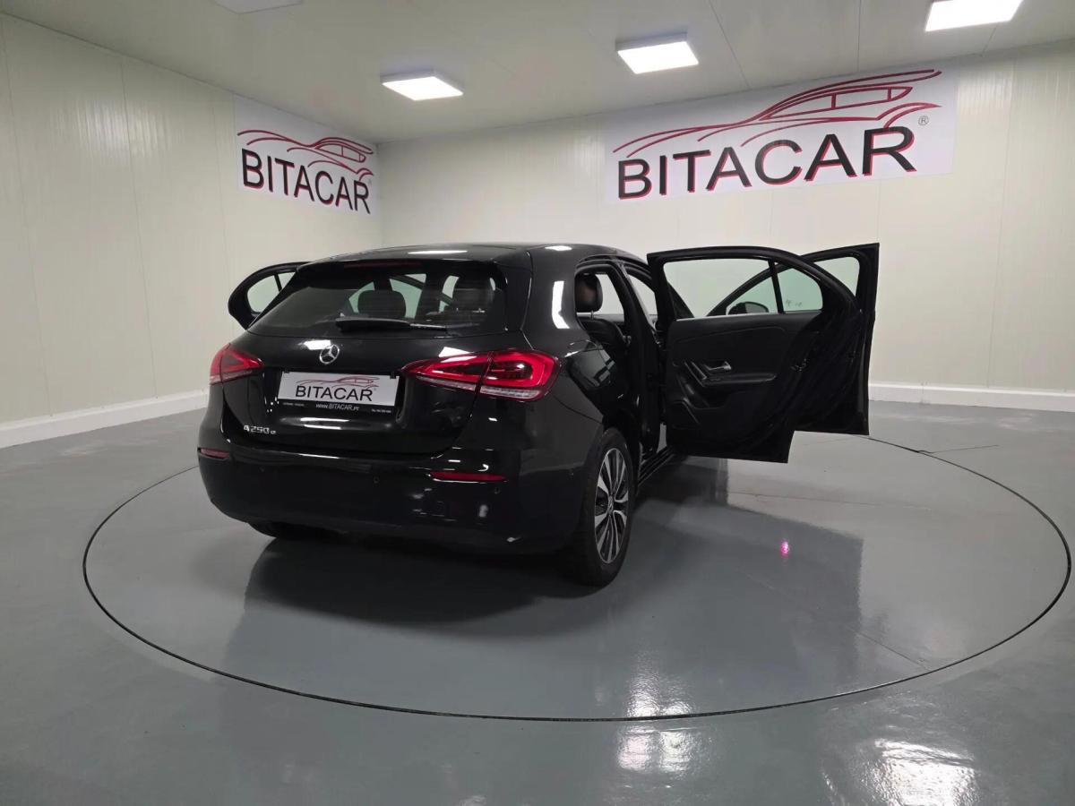 mercedes-benz-classe-a-2021-hibrido-a-gasolina-1332cc
