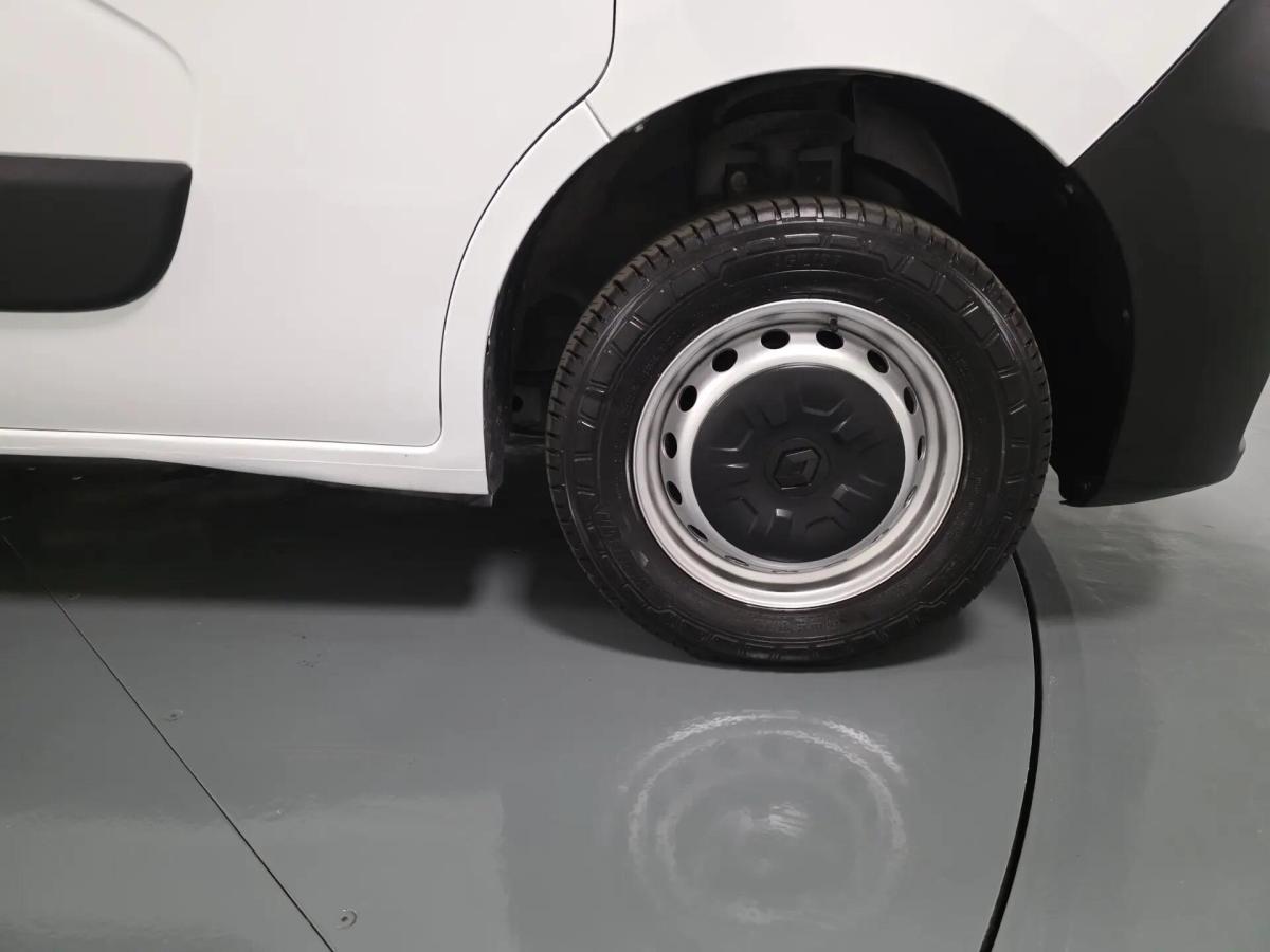 renault-master-2023-diesel-2300cc