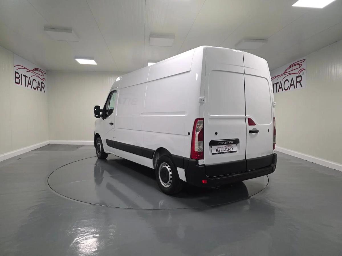 renault-master-2023-diesel-2300cc