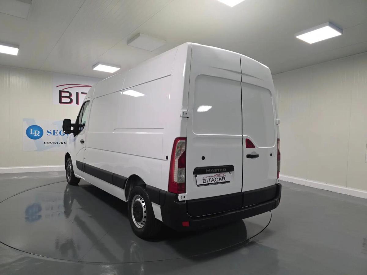 renault-master-2023-diesel-2300cc