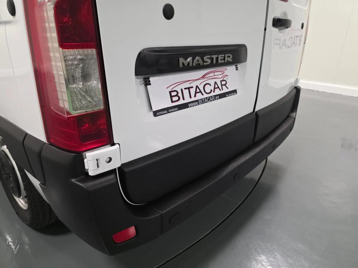 renault-master-2023-diesel-2300cc
