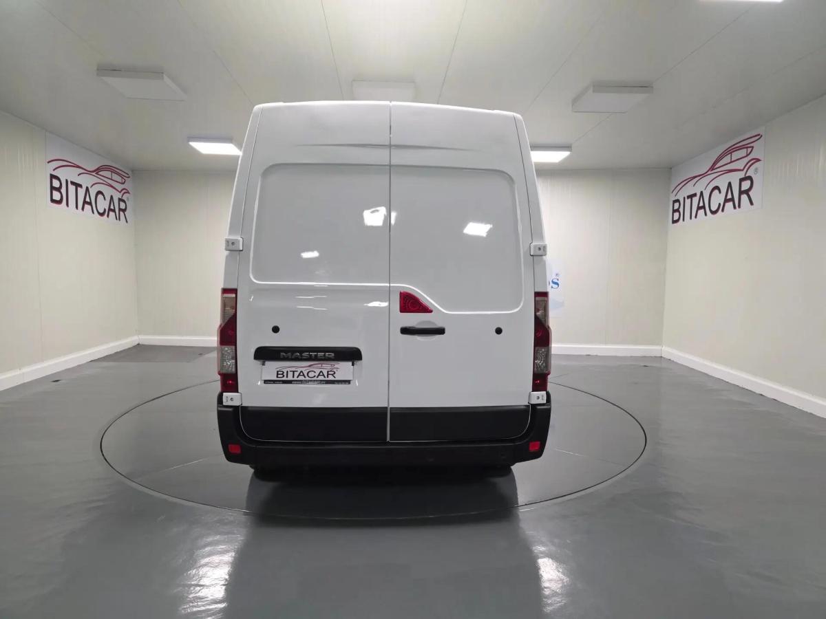 renault-master-2023-diesel-2300cc