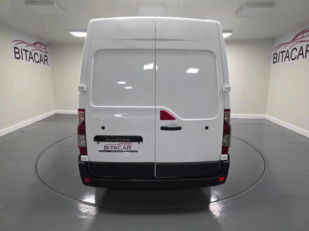 renault-master-2023-diesel-2300cc