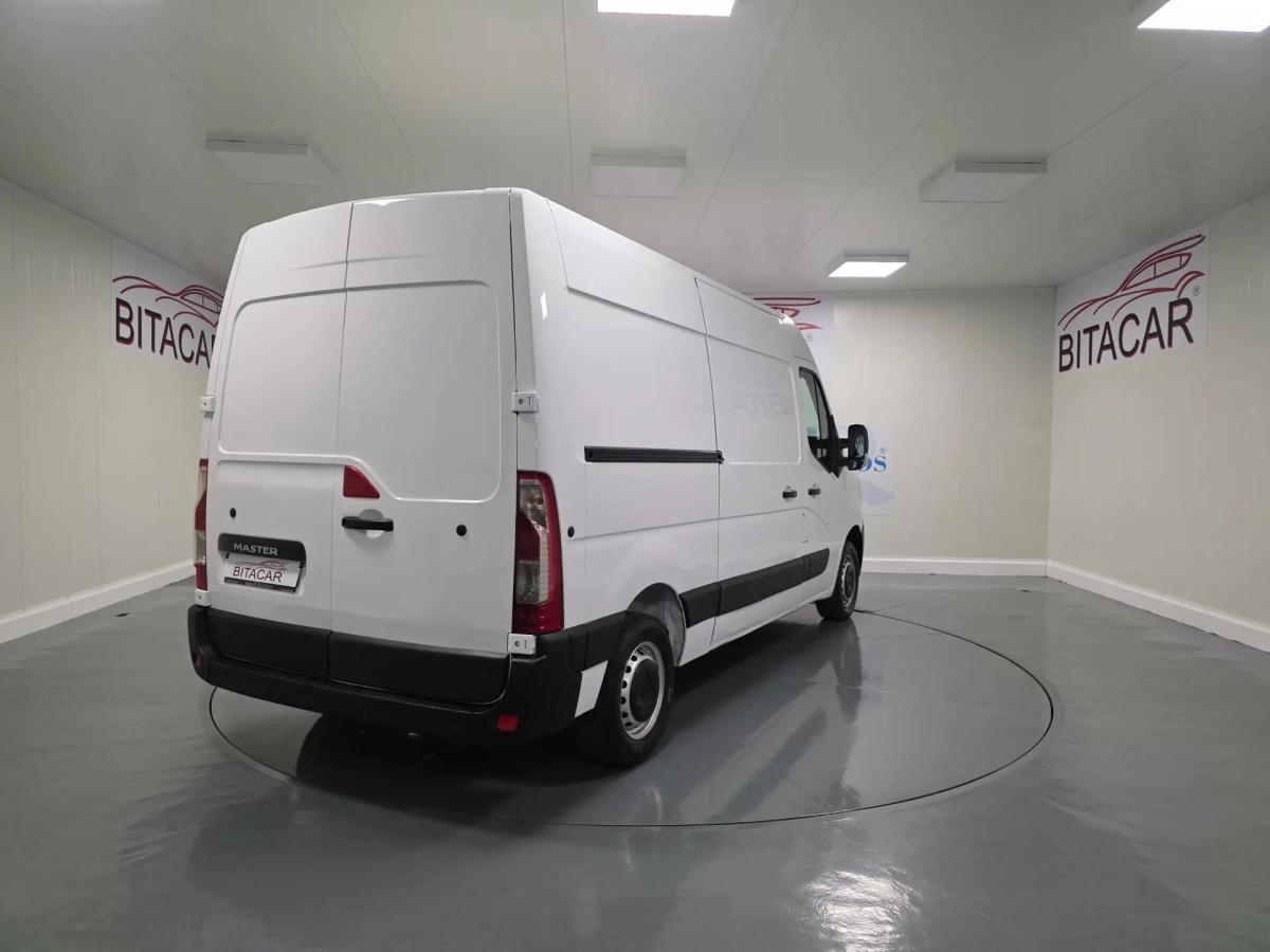 renault-master-2023-diesel-2300cc