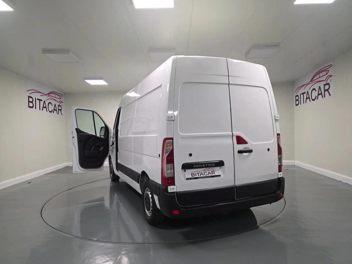 renault-master-2023-diesel-2300cc