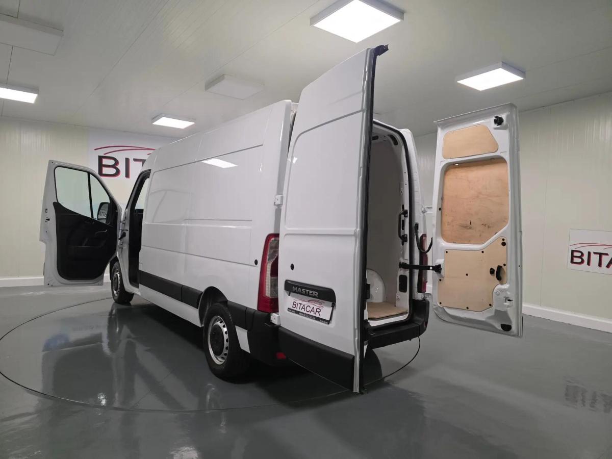 renault-master-2023-diesel-2300cc