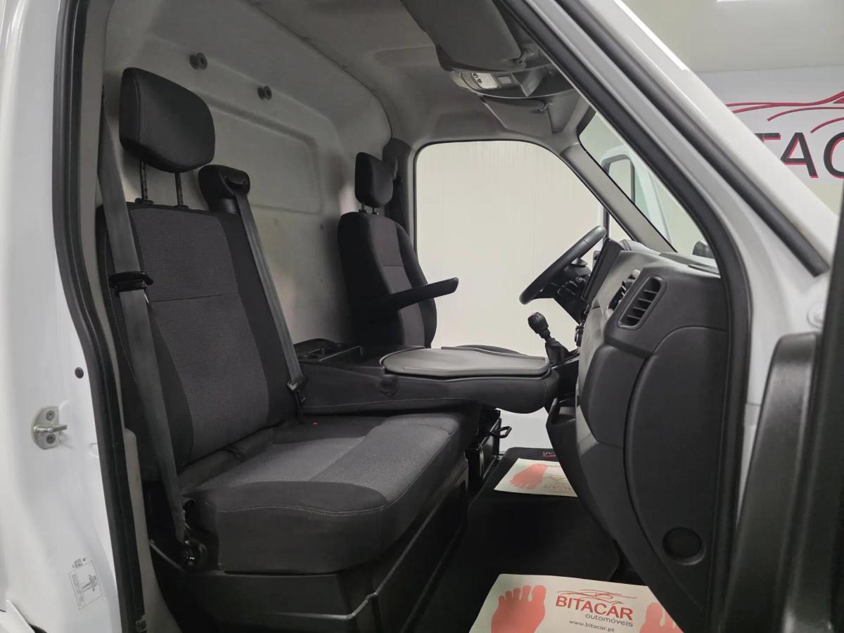 renault-master-2023-diesel-2300cc