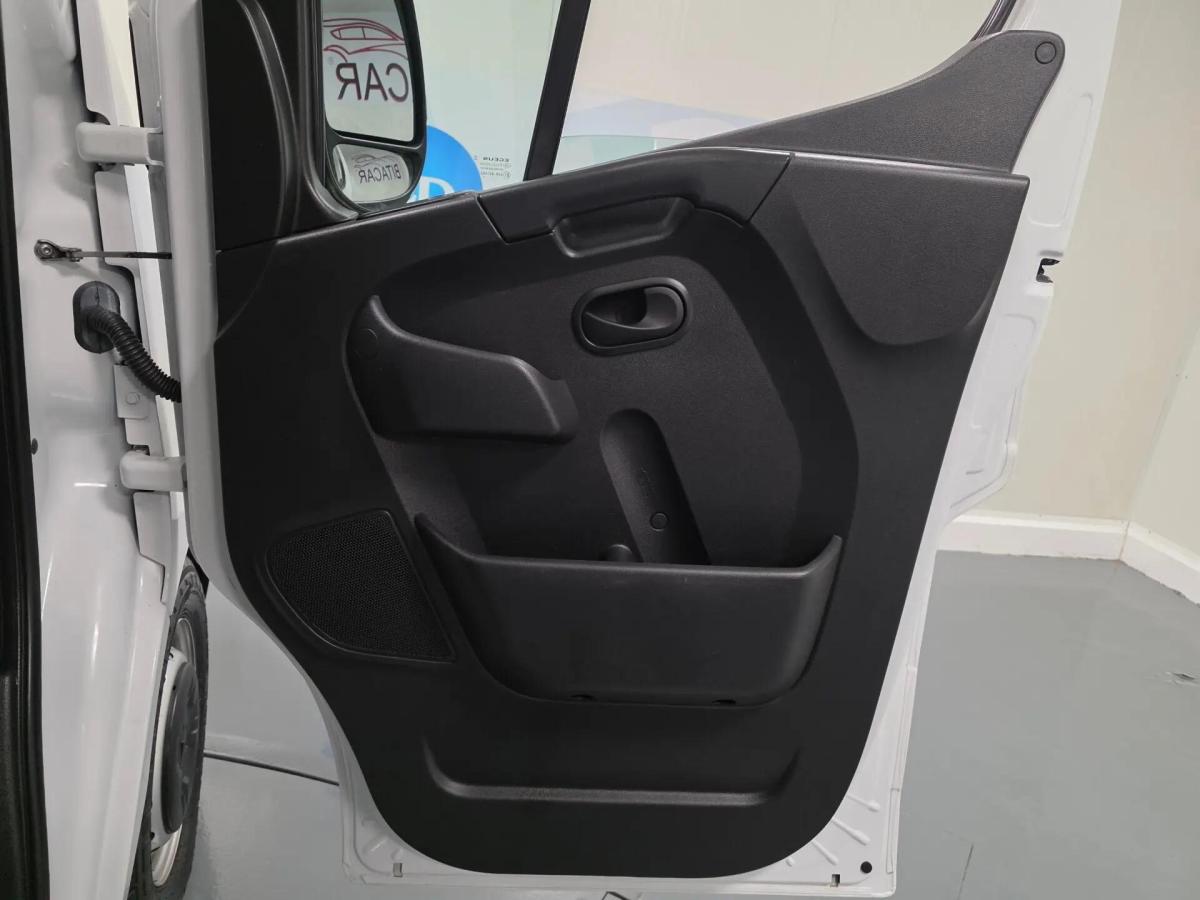 renault-master-2023-diesel-2300cc