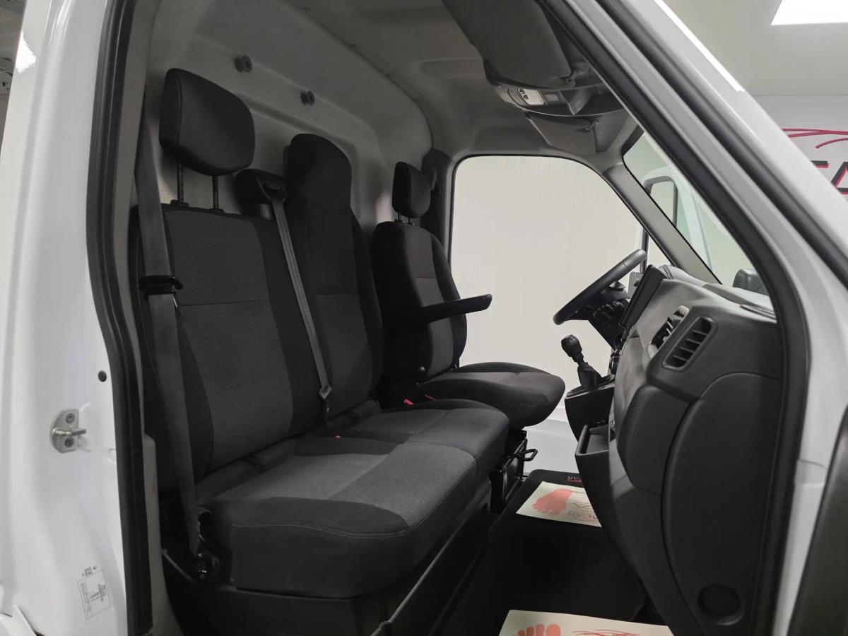 renault-master-2023-diesel-2300cc