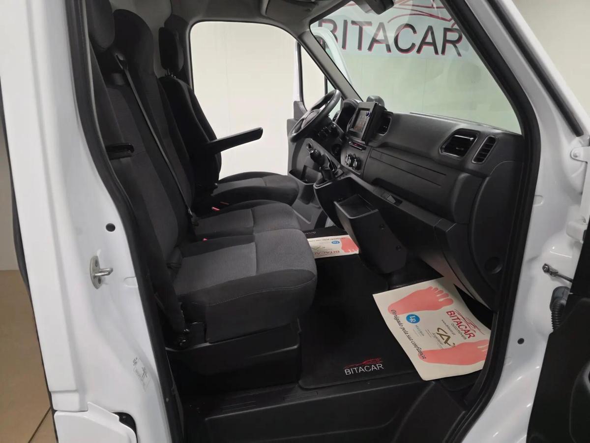 renault-master-2023-diesel-2300cc