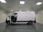renault-master-2023-diesel-2300cc