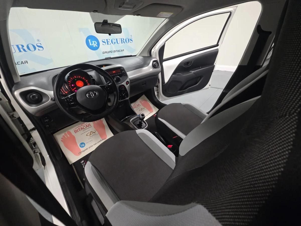 toyota-aygo-2015-gasolina-998cc