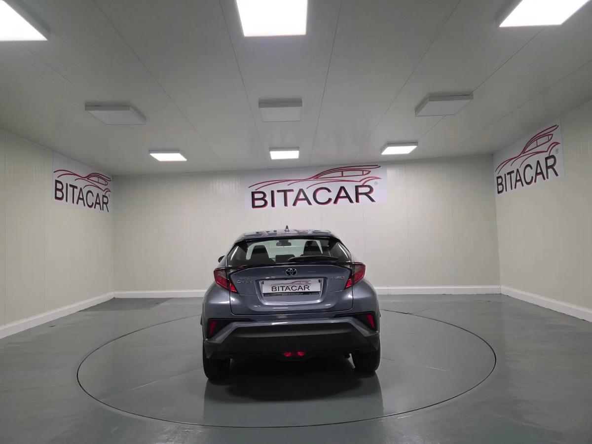 toyota-c-hr-2022-hibrido-a-gasolina-1798cc