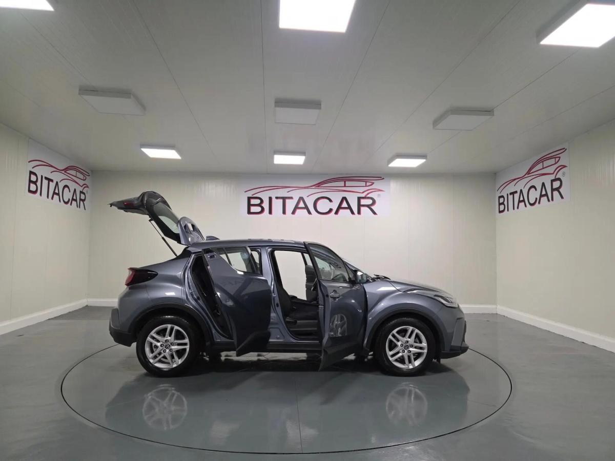 toyota-c-hr-2022-hibrido-a-gasolina-1798cc