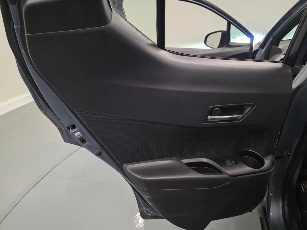 toyota-c-hr-2022-hibrido-a-gasolina-1798cc