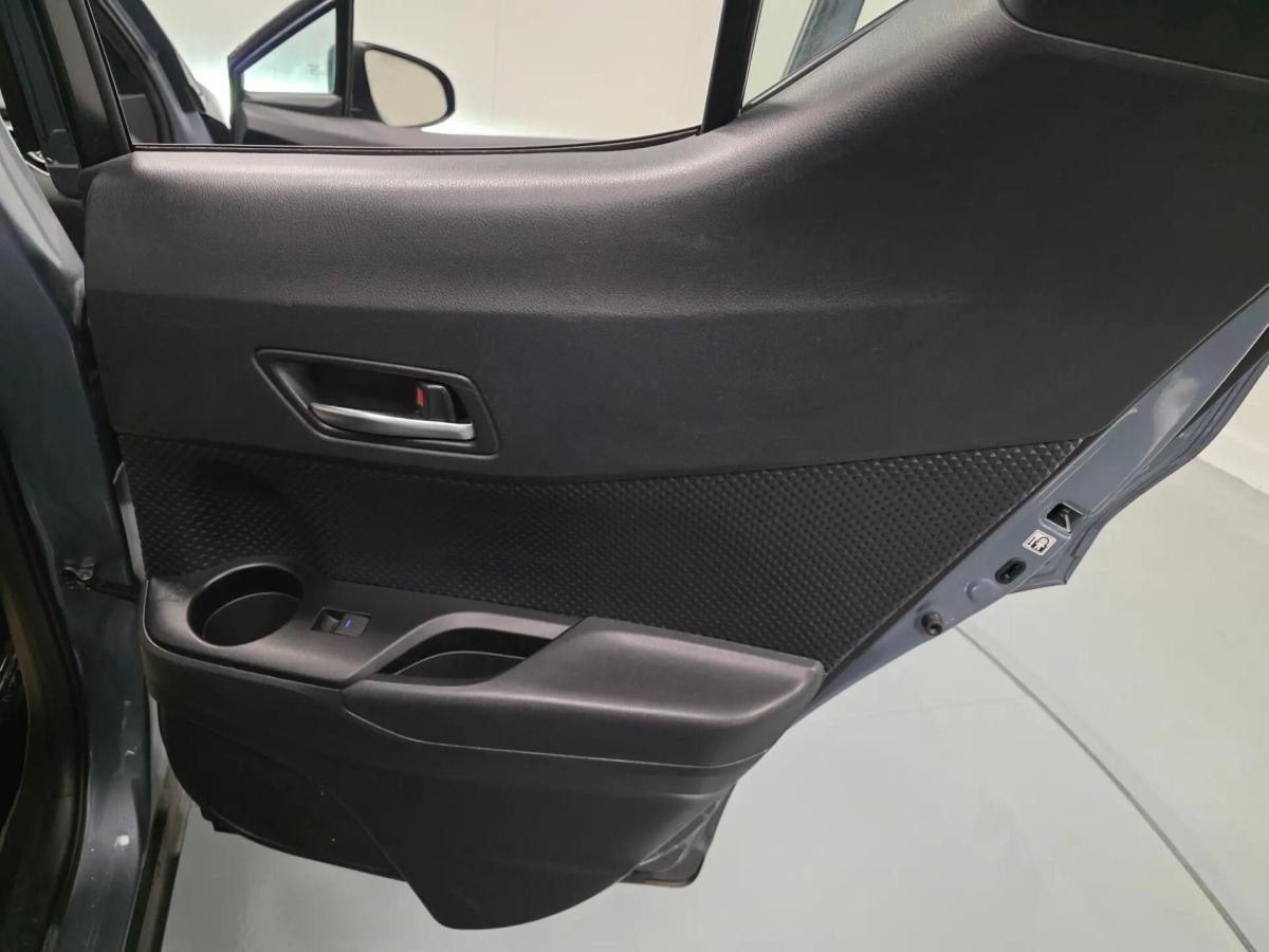 toyota-c-hr-2022-hibrido-a-gasolina-1798cc
