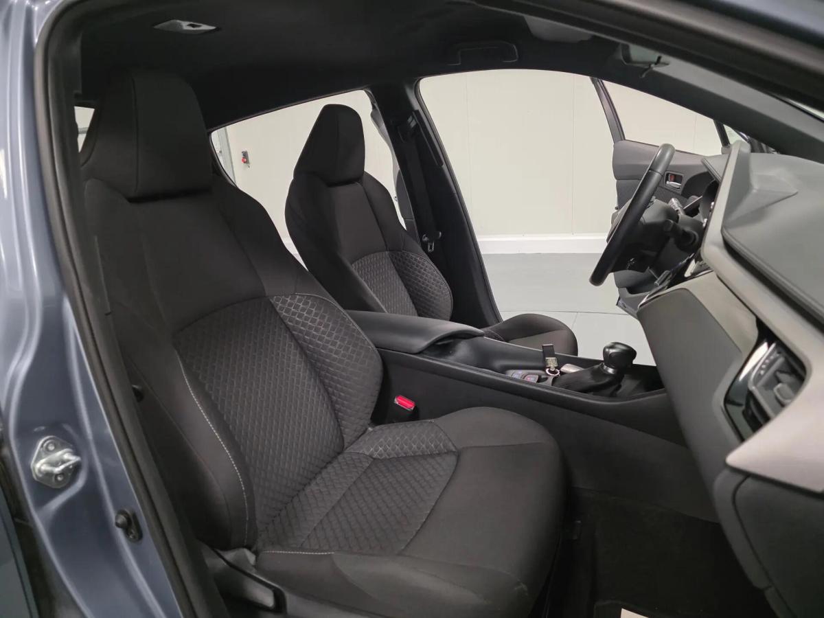 toyota-c-hr-2022-hibrido-a-gasolina-1798cc