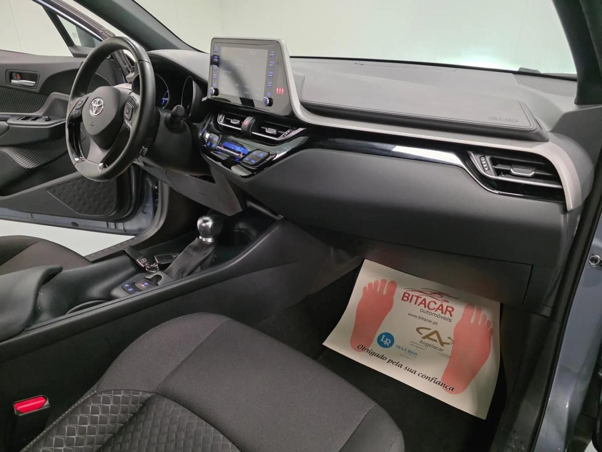 toyota-c-hr-2022-hibrido-a-gasolina-1798cc
