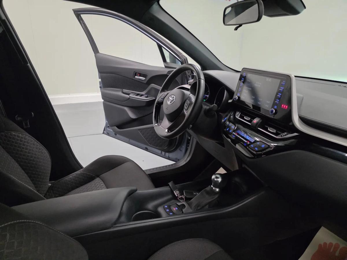 toyota-c-hr-2022-hibrido-a-gasolina-1798cc