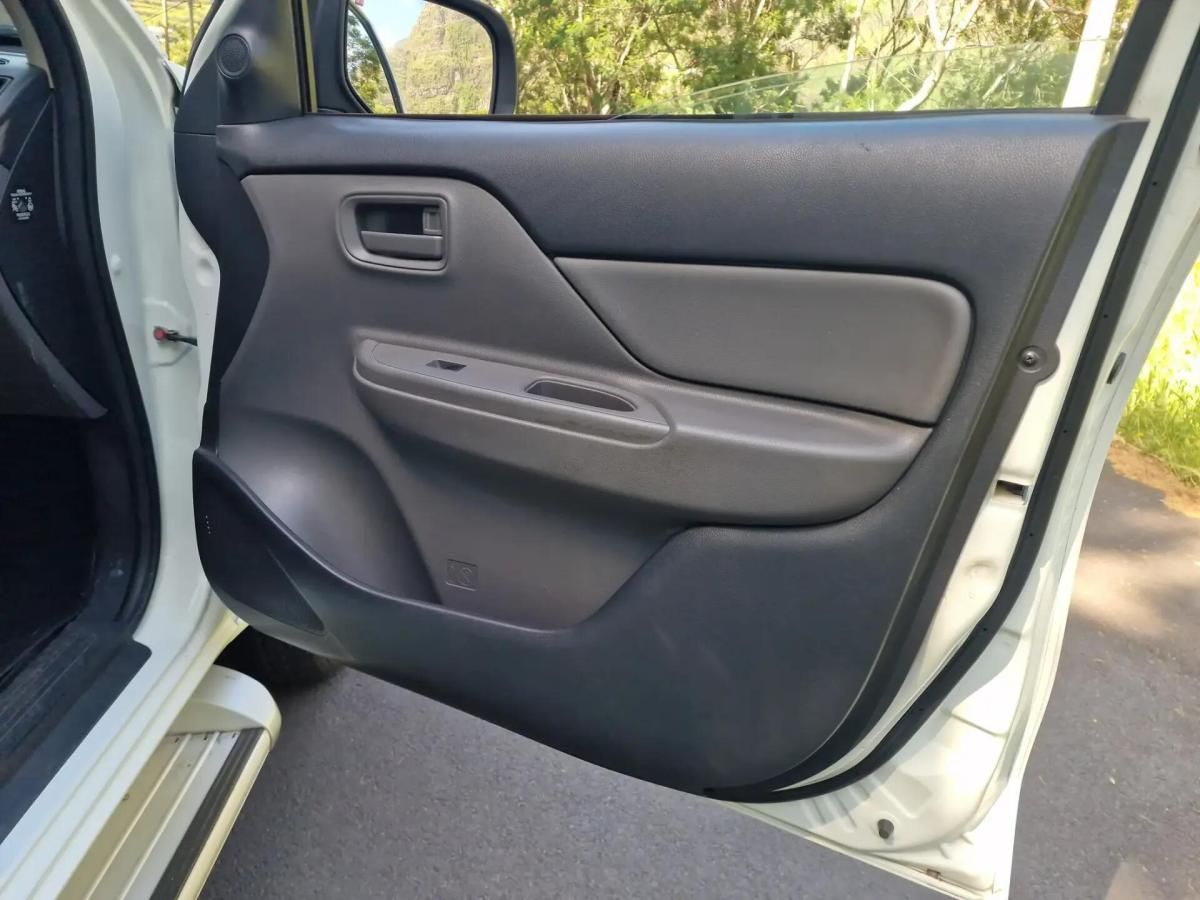 mitsubishi-l200-2019-diesel-2442cc