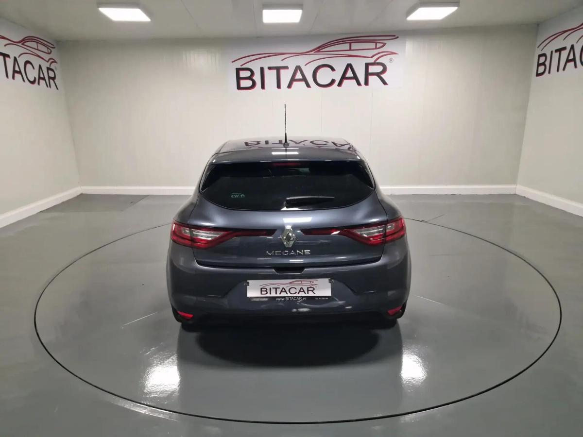 renault-megane-2019-diesel-1461cc