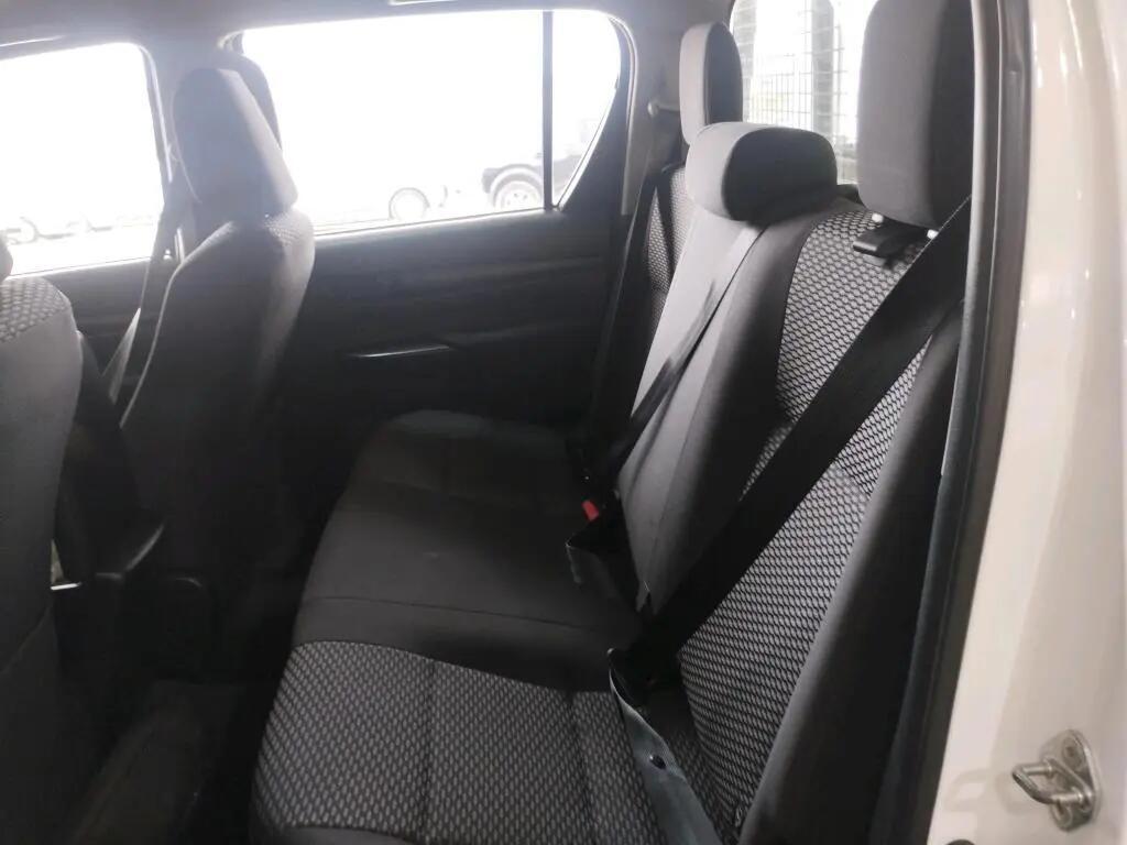 toyota-hilux-2018-diesel-2393cc
