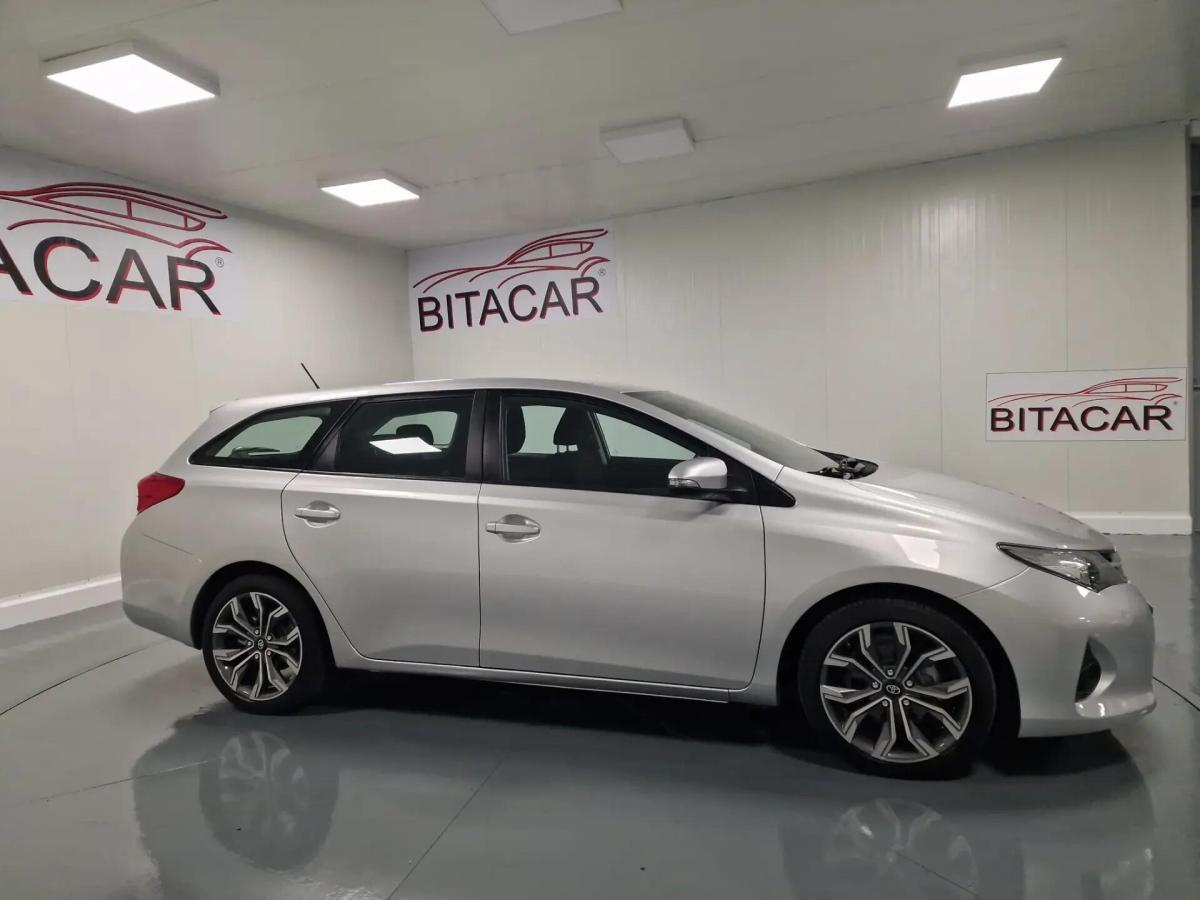 toyota-auris-touring-sports-2015-diesel-1364cc