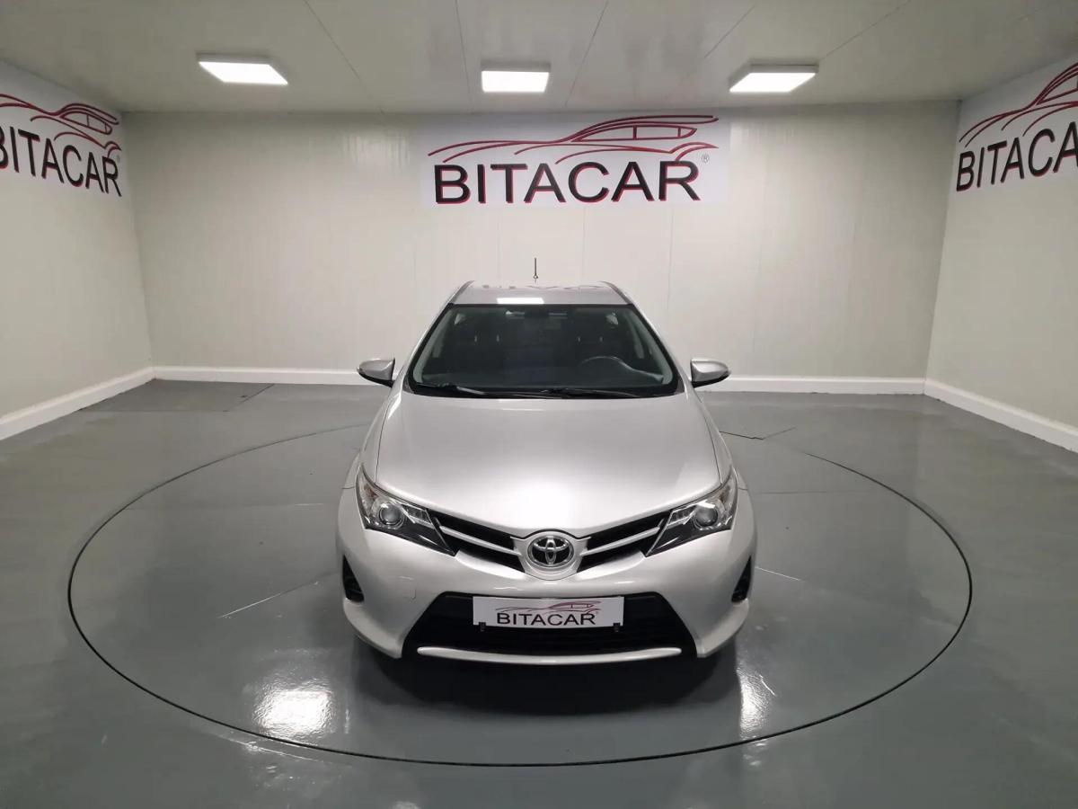 toyota-auris-touring-sports-2015-diesel-1364cc