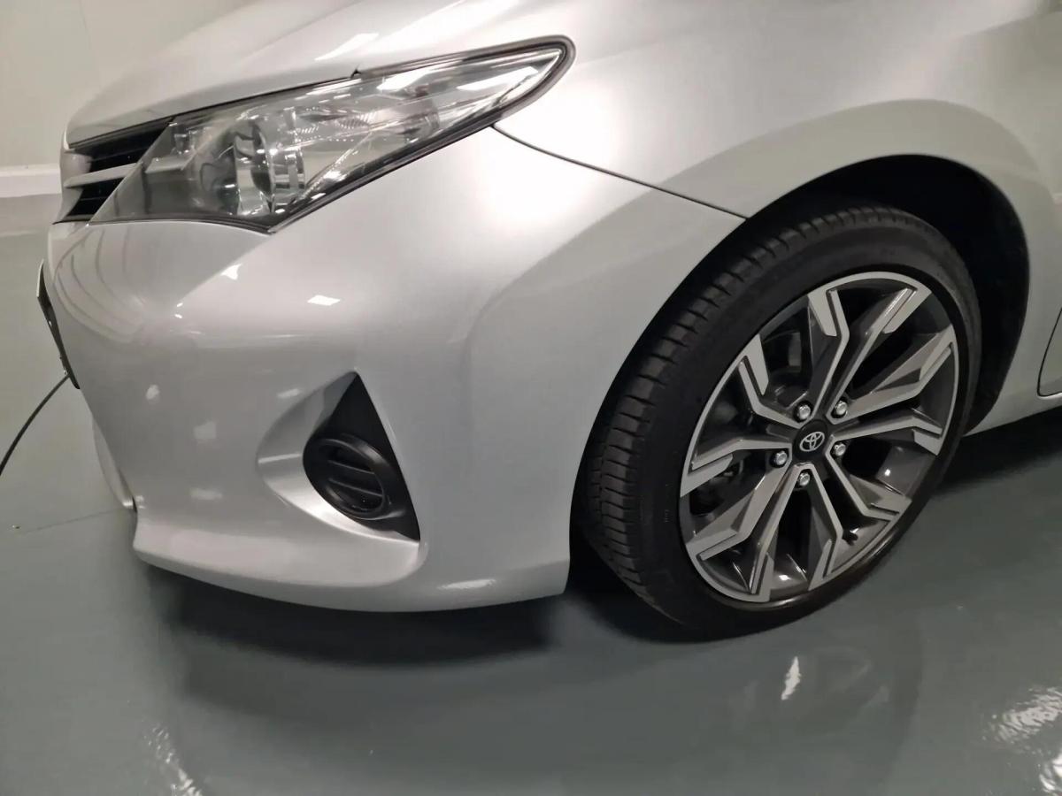 toyota-auris-touring-sports-2015-diesel-1364cc