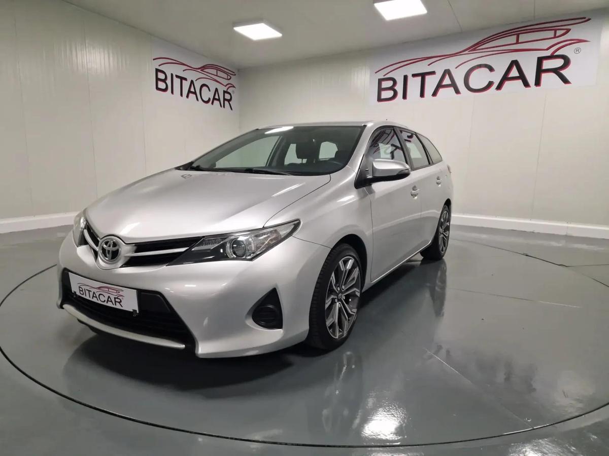 toyota-auris-touring-sports-2015-diesel-1364cc