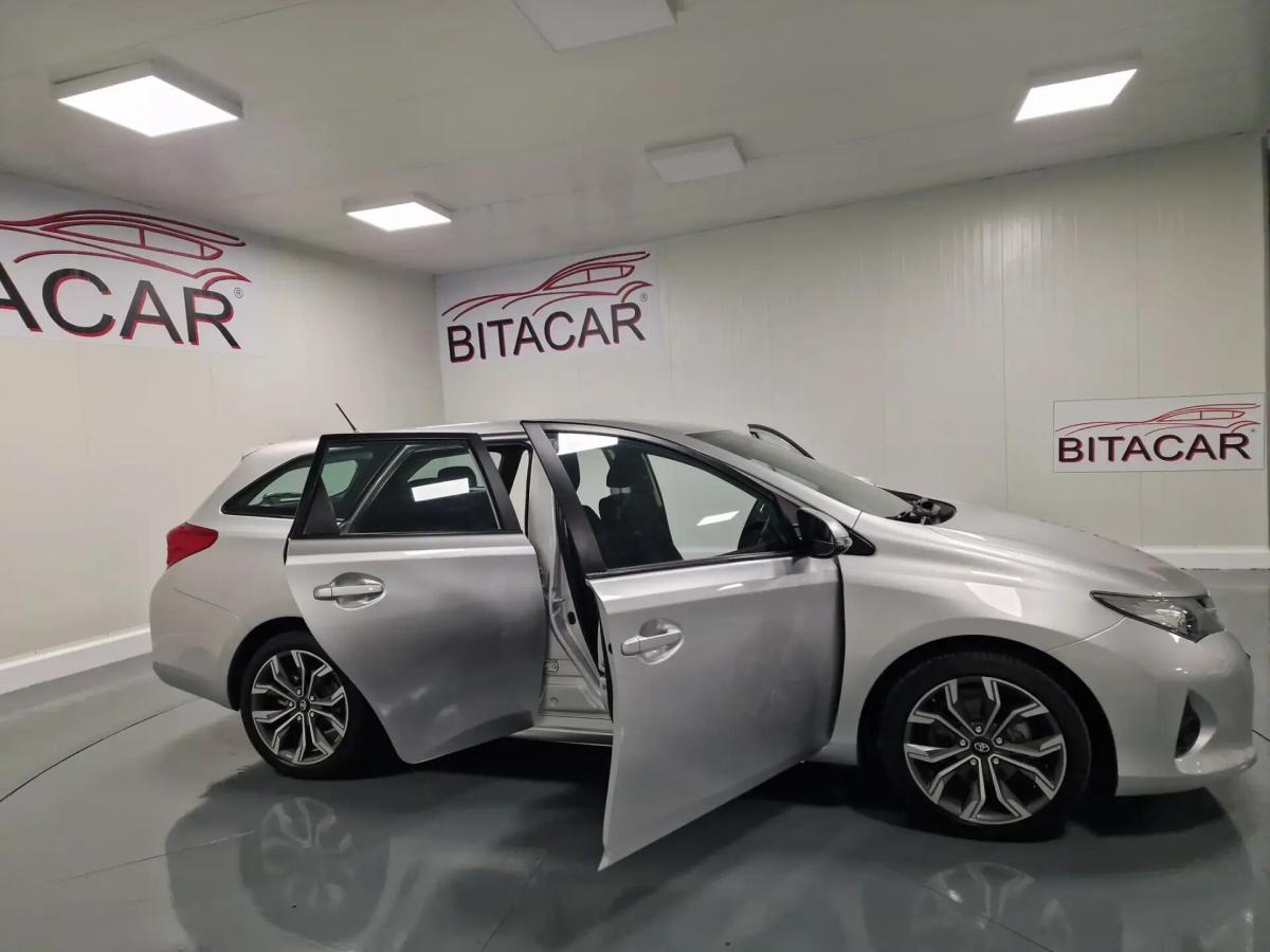 toyota-auris-touring-sports-2015-diesel-1364cc
