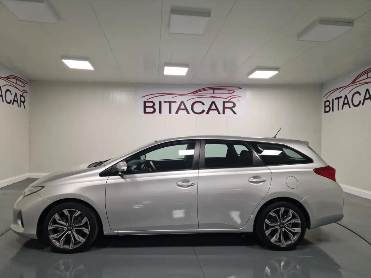toyota-auris-touring-sports-2015-diesel-1364cc