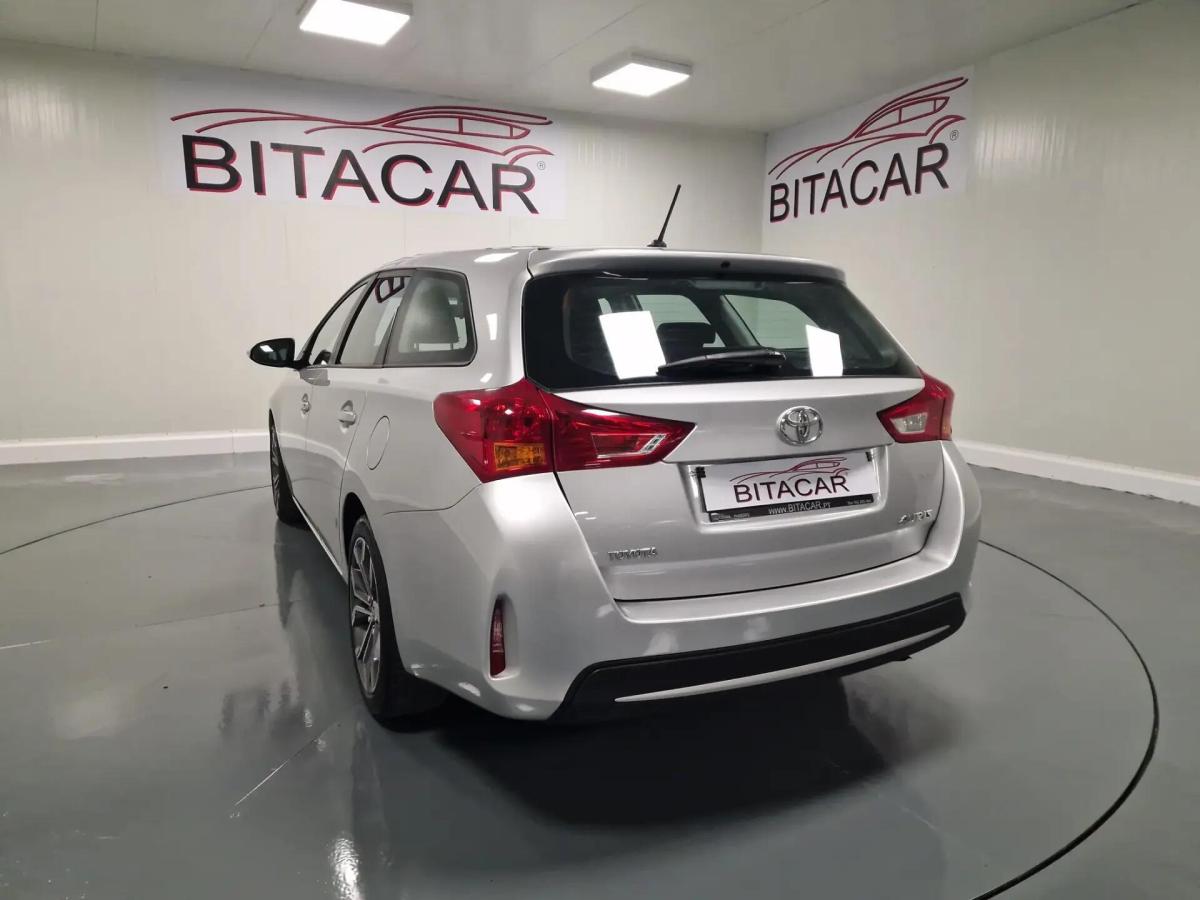 toyota-auris-touring-sports-2015-diesel-1364cc