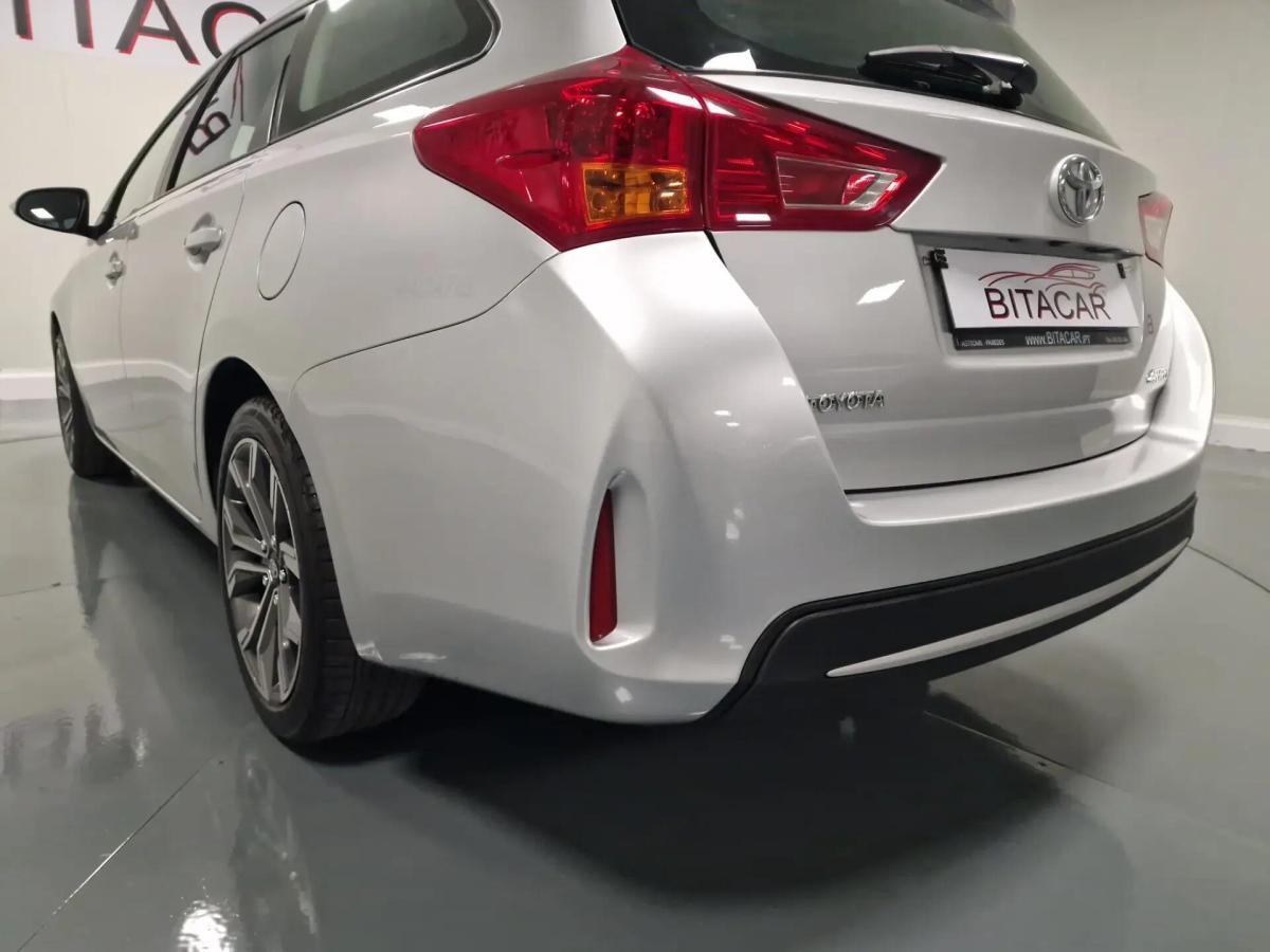 toyota-auris-touring-sports-2015-diesel-1364cc