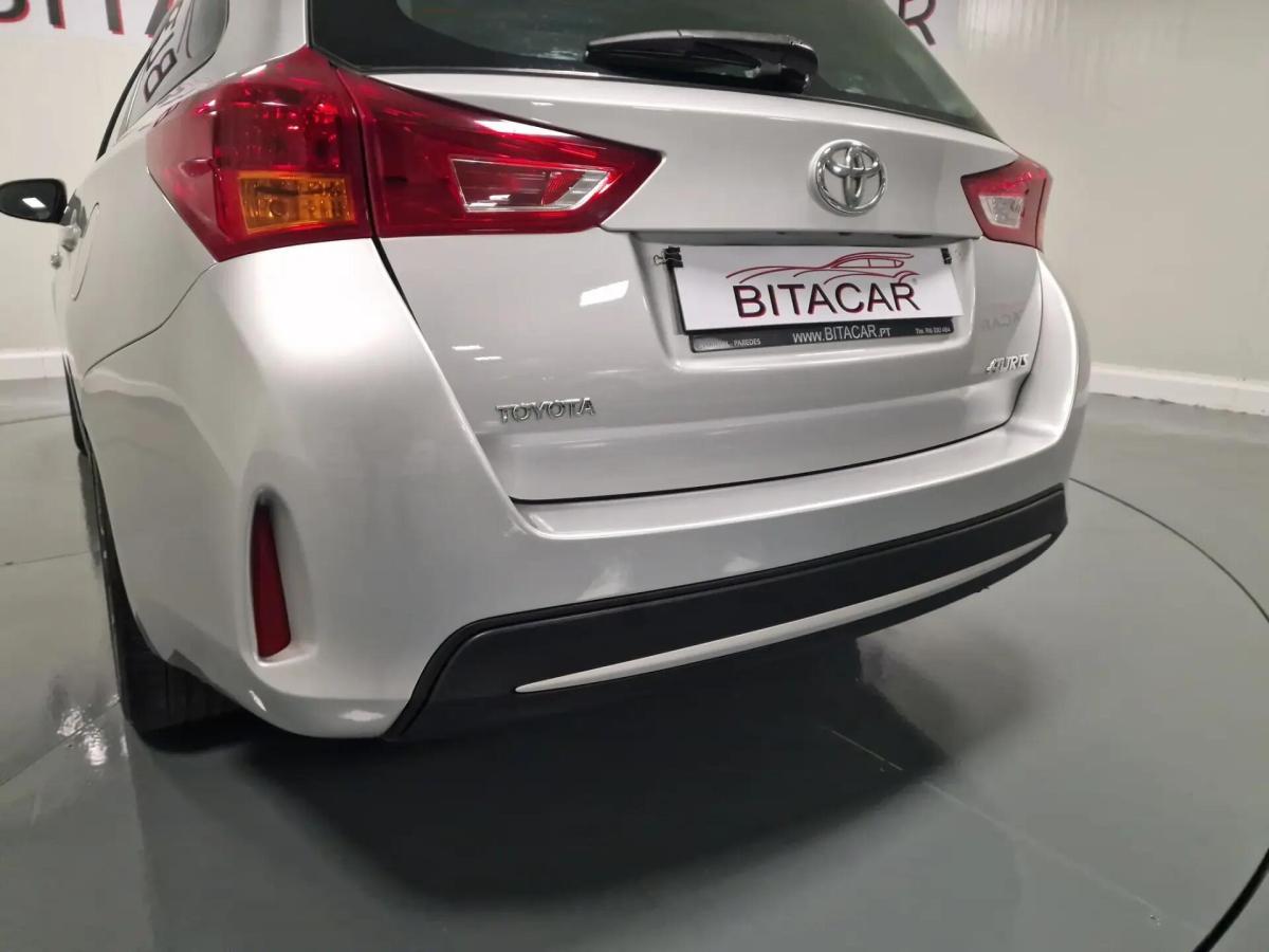 toyota-auris-touring-sports-2015-diesel-1364cc