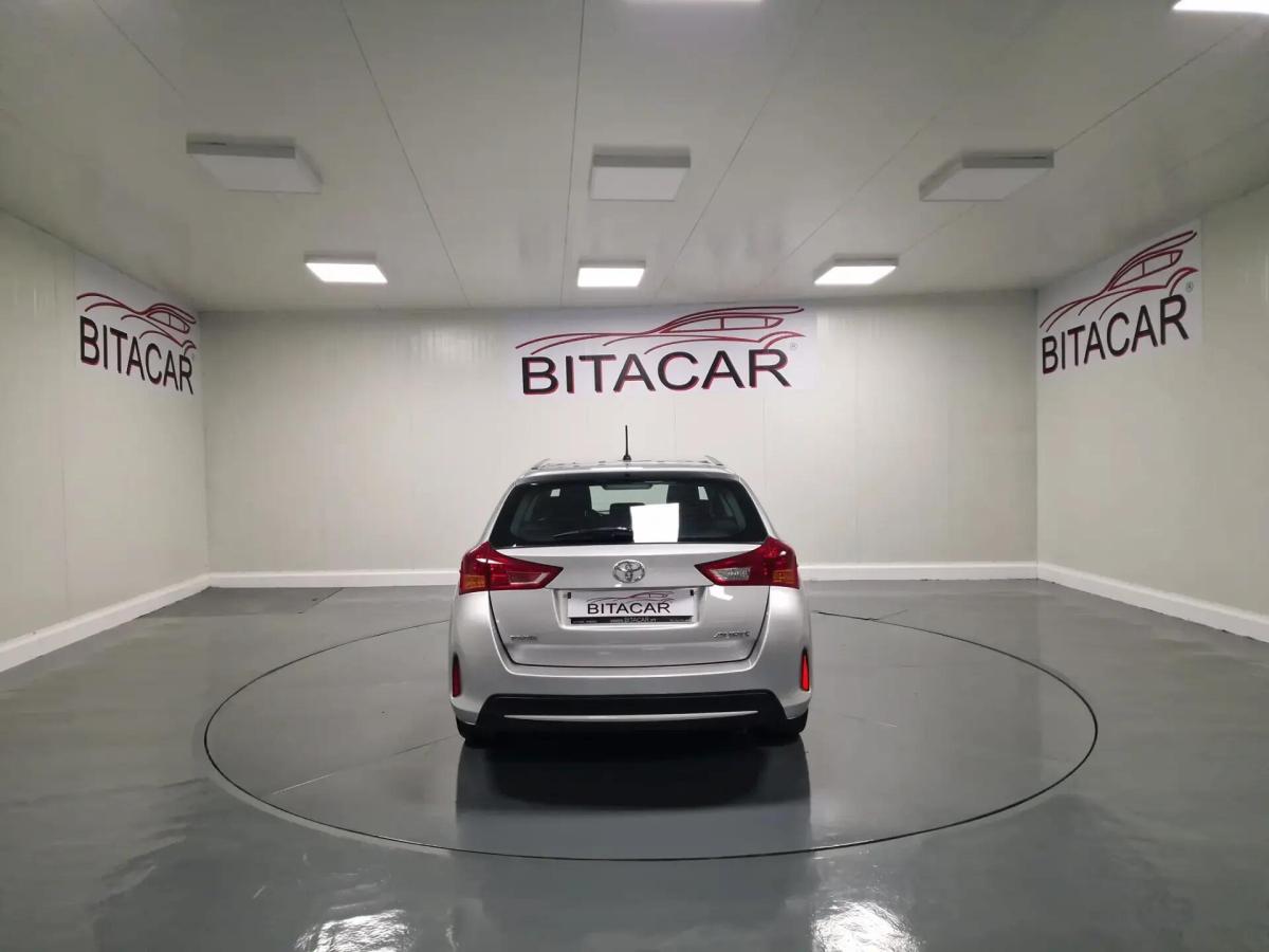 toyota-auris-touring-sports-2015-diesel-1364cc
