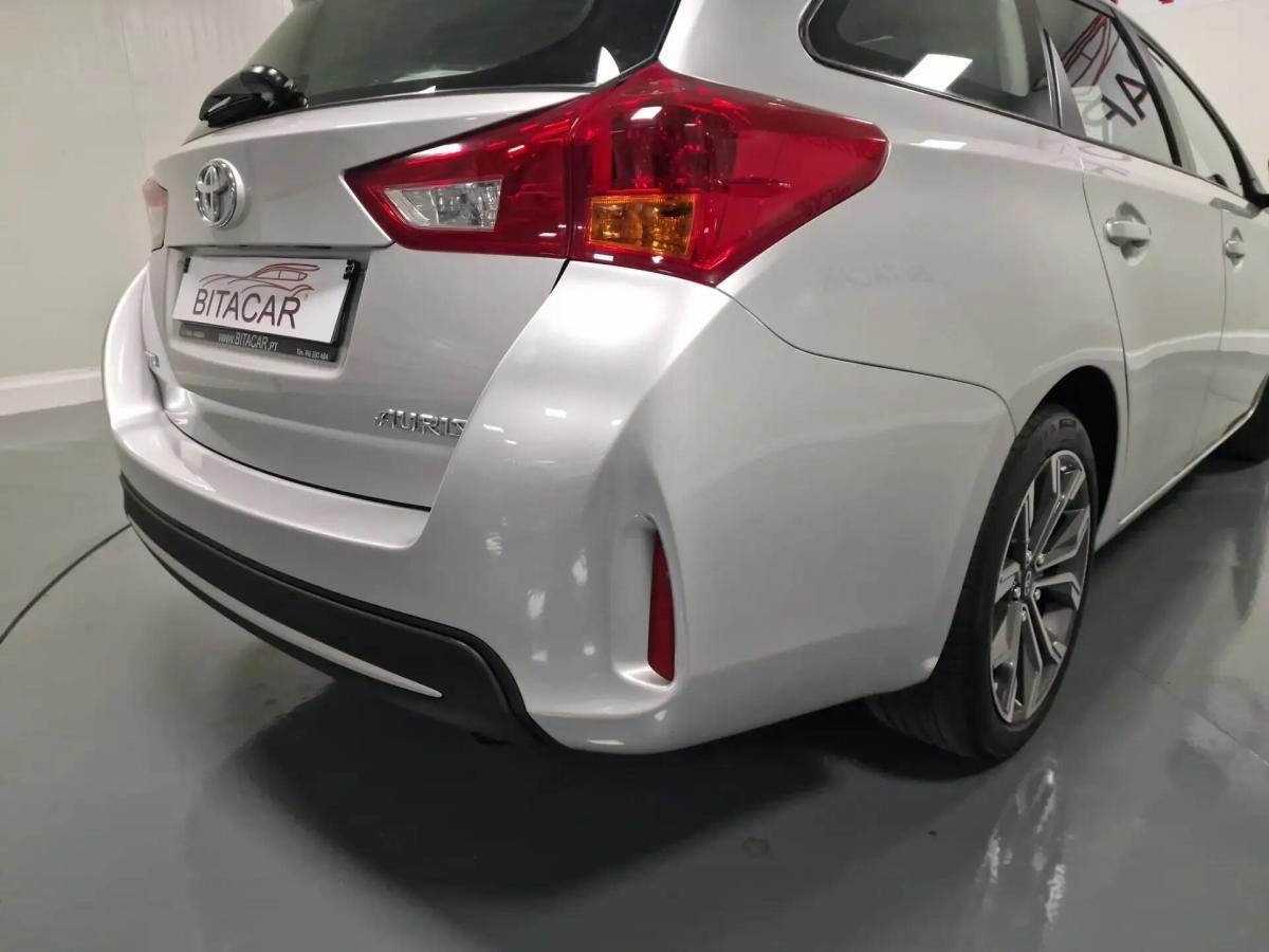 toyota-auris-touring-sports-2015-diesel-1364cc