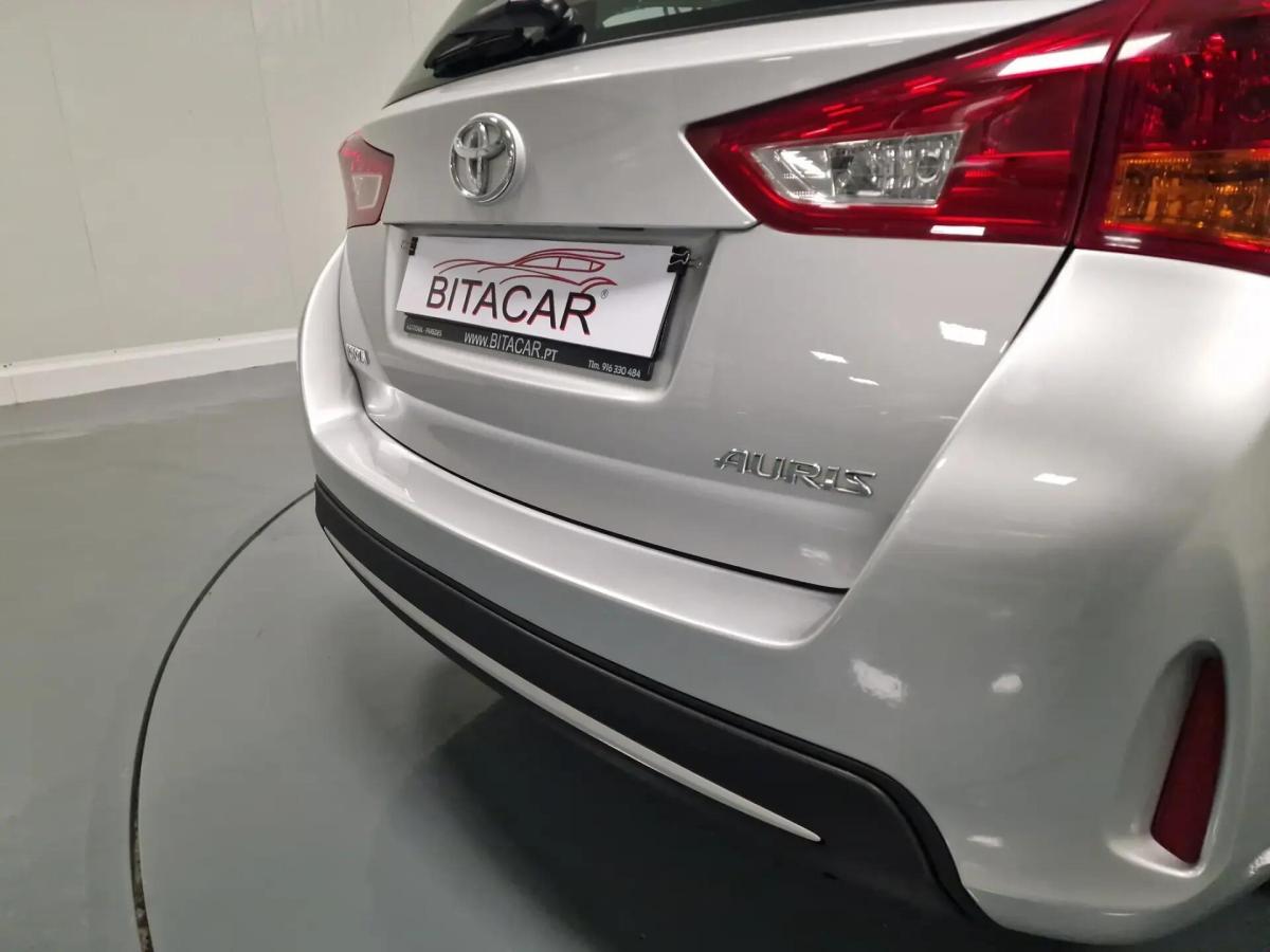 toyota-auris-touring-sports-2015-diesel-1364cc
