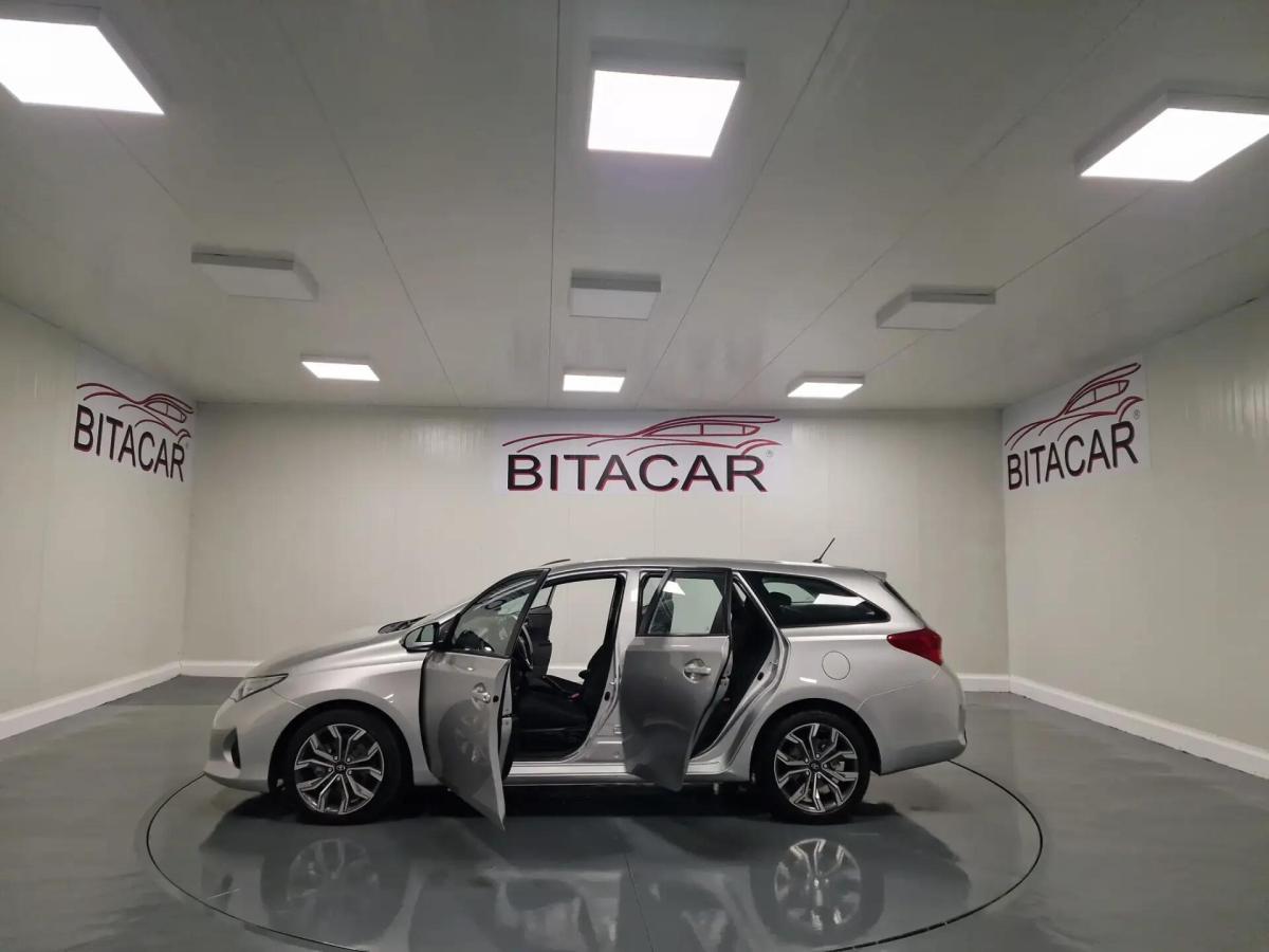toyota-auris-touring-sports-2015-diesel-1364cc