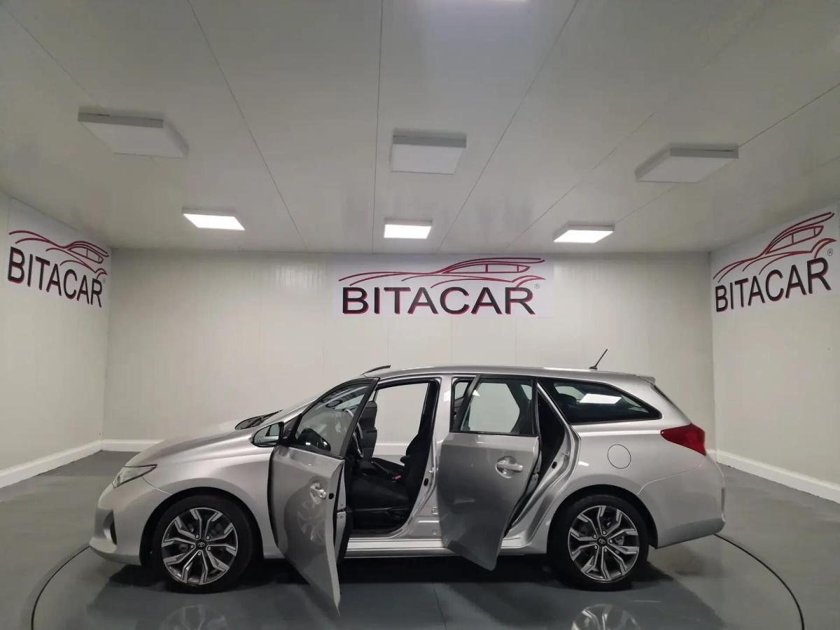 toyota-auris-touring-sports-2015-diesel-1364cc