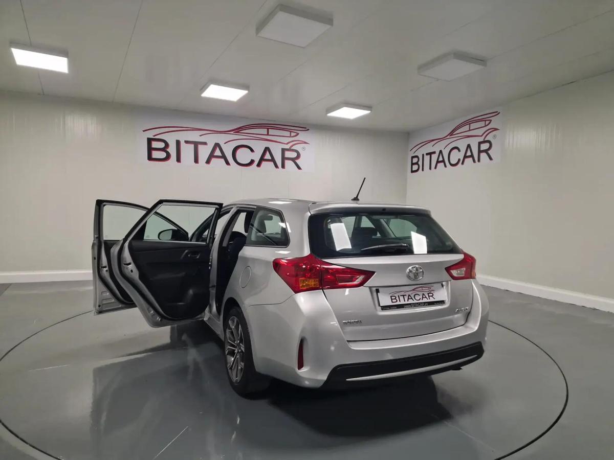 toyota-auris-touring-sports-2015-diesel-1364cc