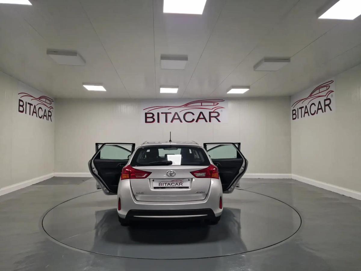 toyota-auris-touring-sports-2015-diesel-1364cc