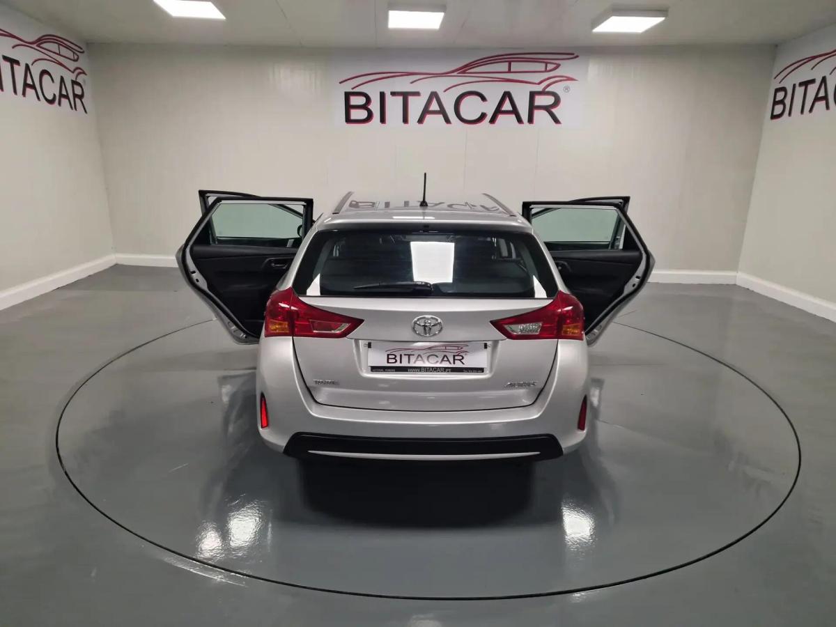 toyota-auris-touring-sports-2015-diesel-1364cc