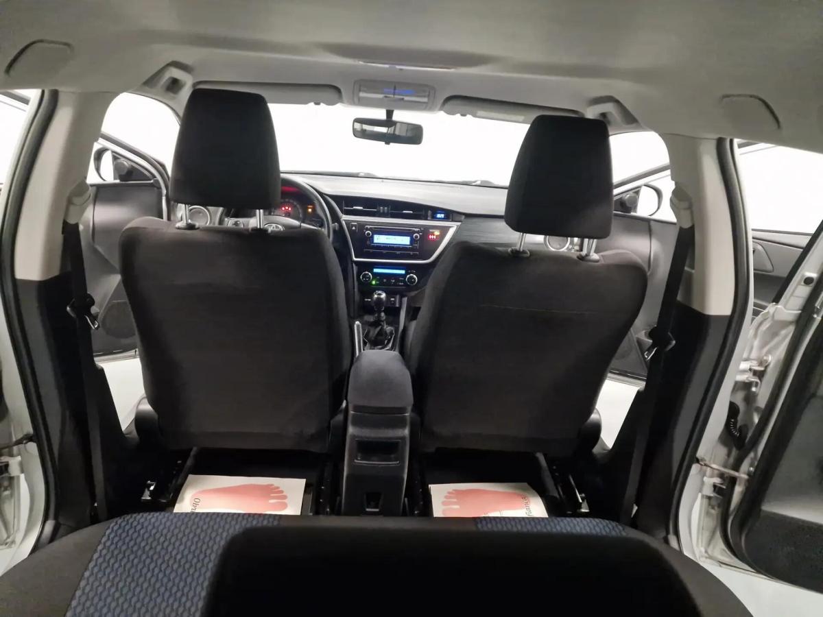 toyota-auris-touring-sports-2015-diesel-1364cc