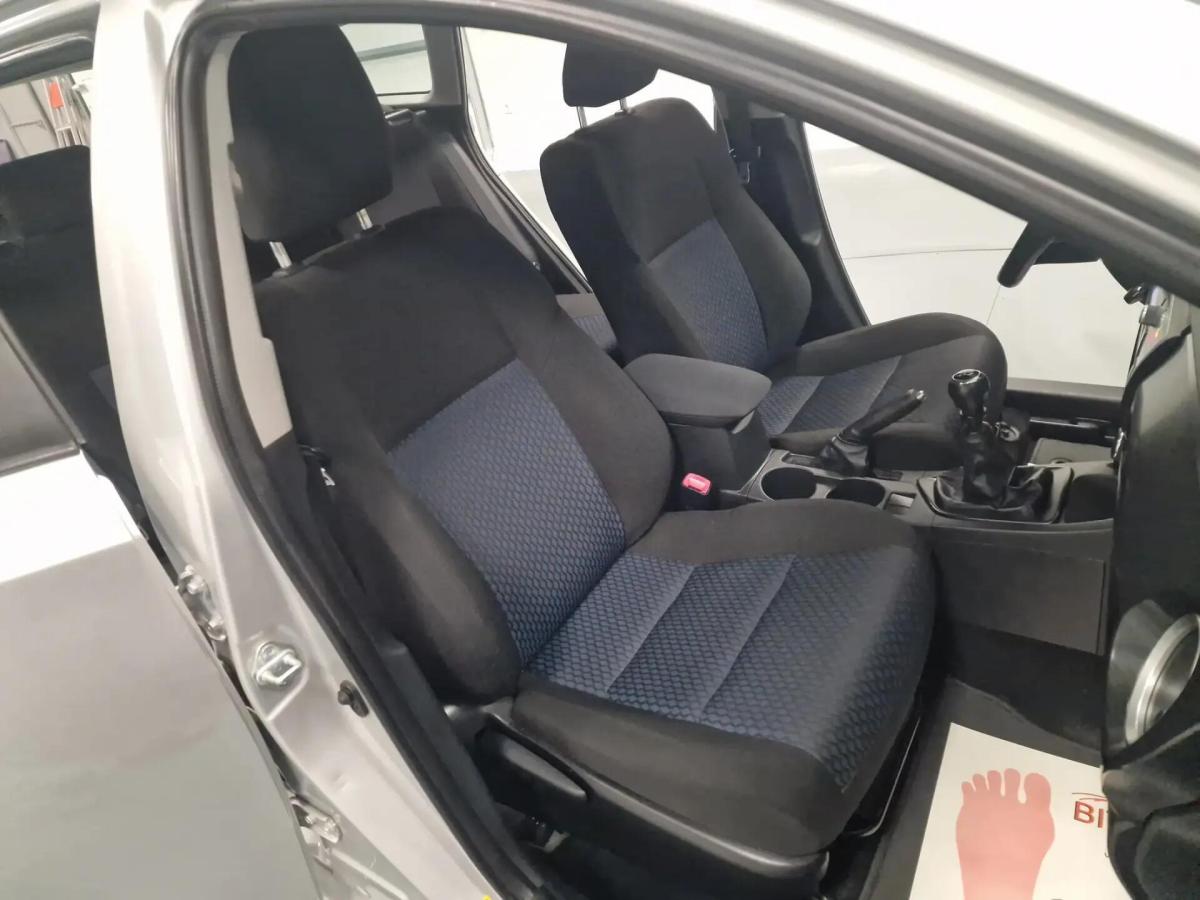 toyota-auris-touring-sports-2015-diesel-1364cc