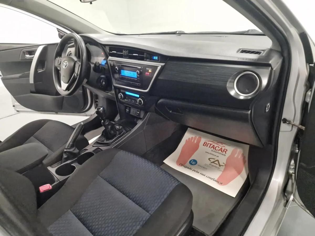 toyota-auris-touring-sports-2015-diesel-1364cc