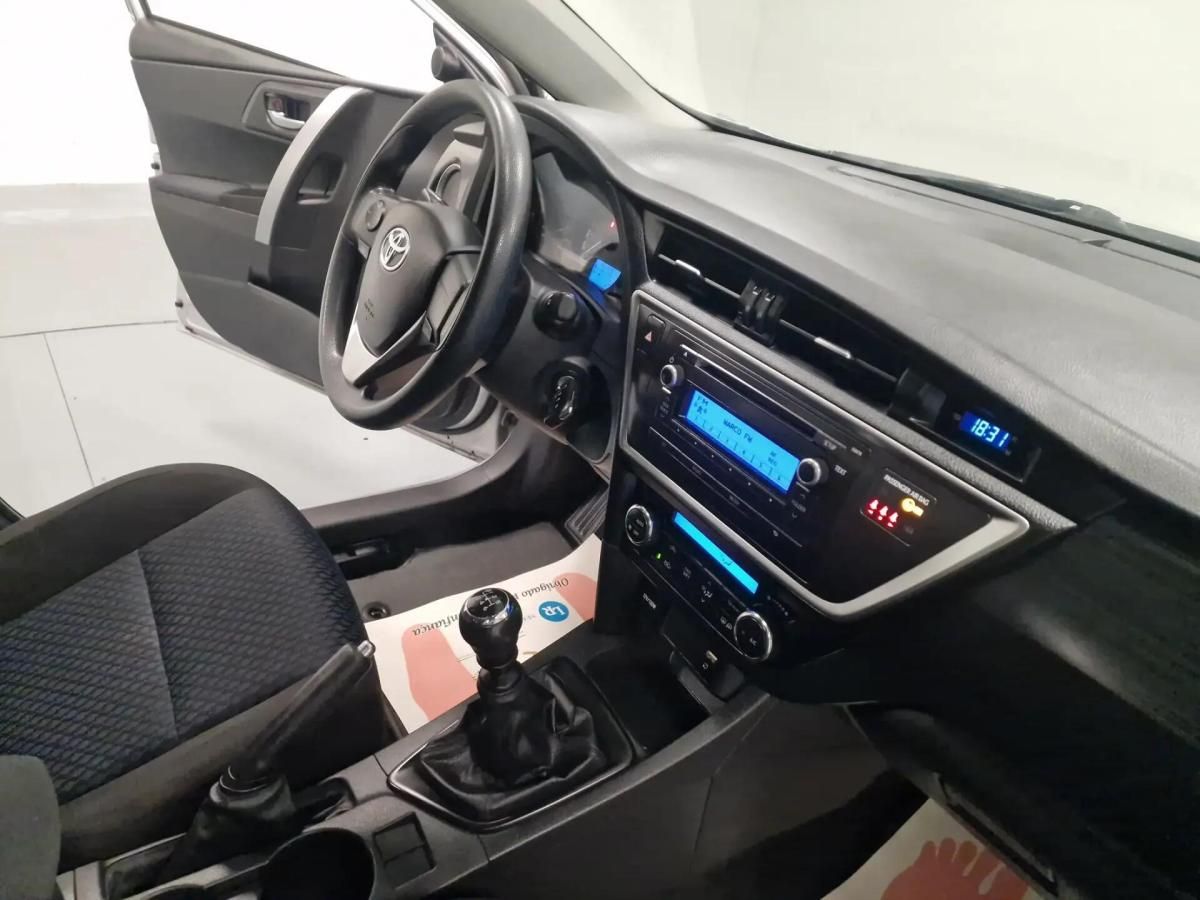 toyota-auris-touring-sports-2015-diesel-1364cc