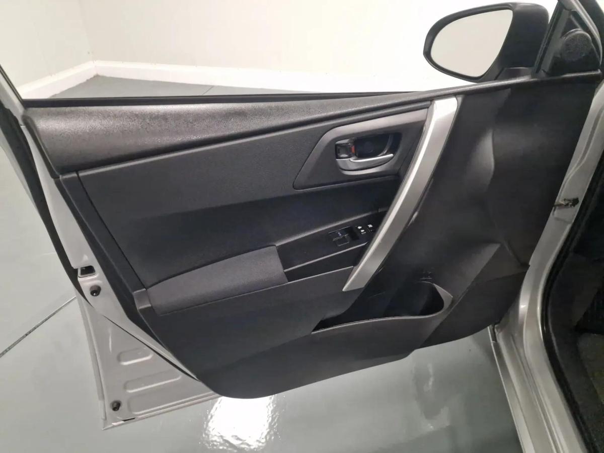 toyota-auris-touring-sports-2015-diesel-1364cc