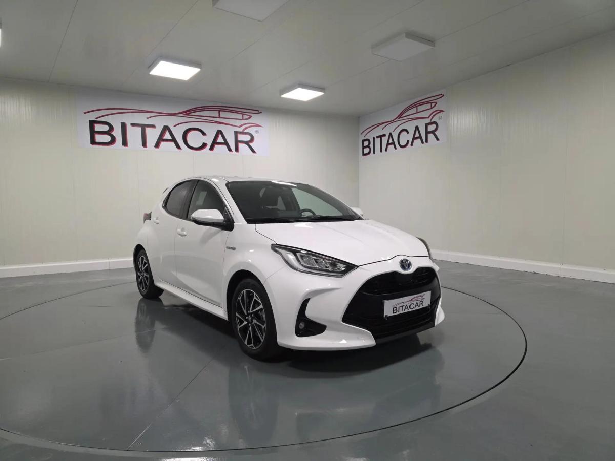 toyota-yaris-2022-hibrido-a-gasolina-1490cc