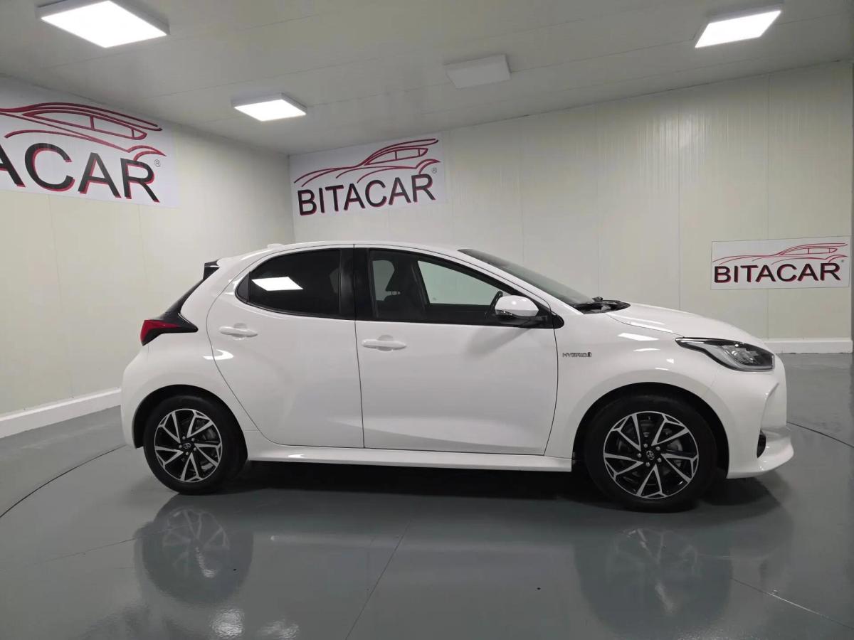 toyota-yaris-2022-hibrido-a-gasolina-1490cc